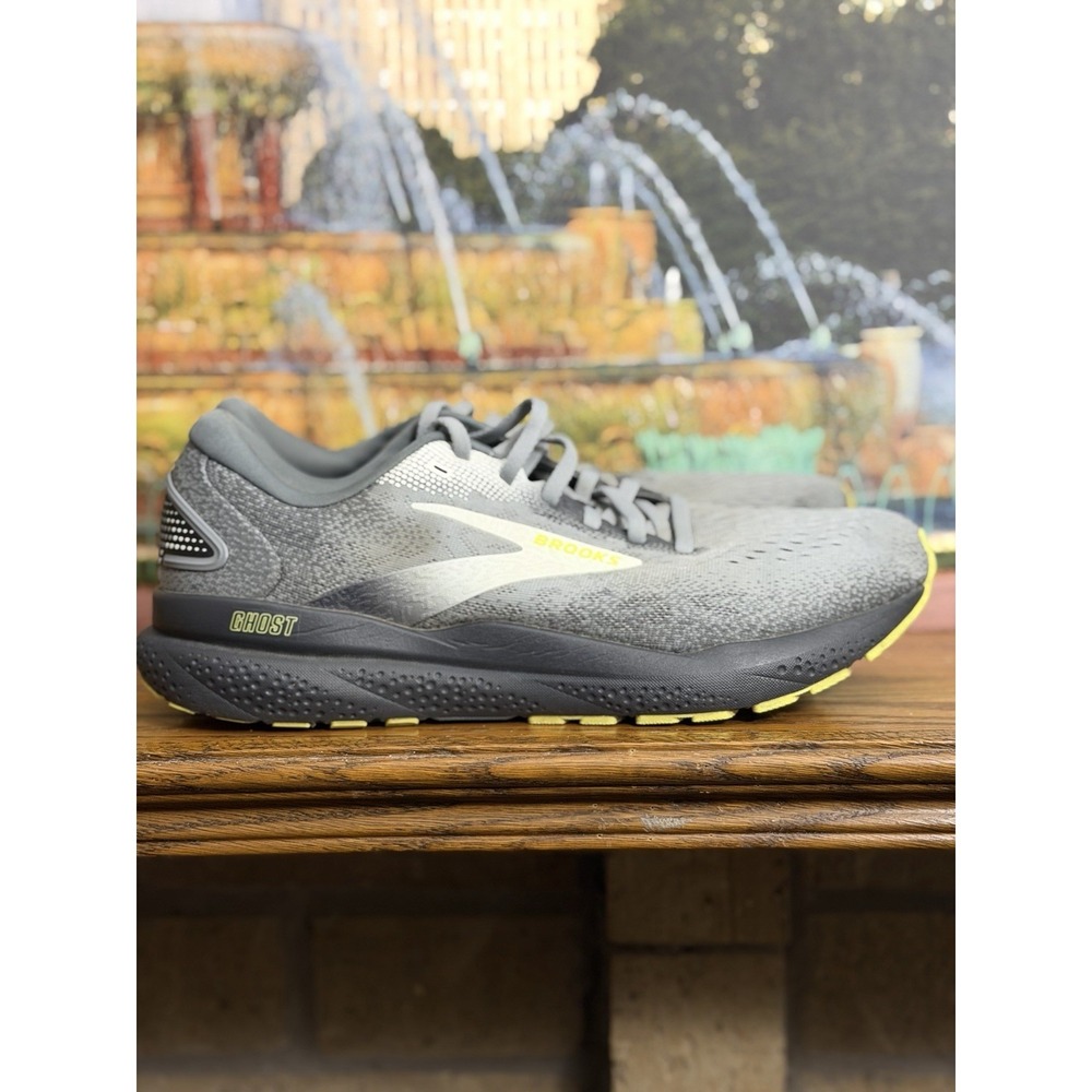 Brooks Ghost 16 Shoes Mens Size 9 Gray Running Sneakers 1104181D040 Walking Gym